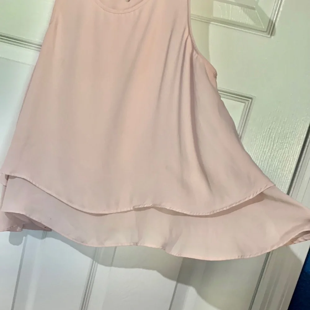 Medium casual too for women - Picture 3 of 4